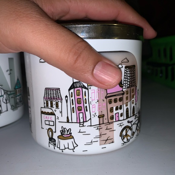 COPY - Bath and Body Works Candle - Picture 3 of 4